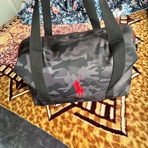 Ralph Lauren POLO Duffel Bag Camo Red
Travel NWT